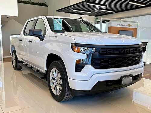 Chevrolet Silverado 5.3 V8 Custom Doble Cabina 4X4 At