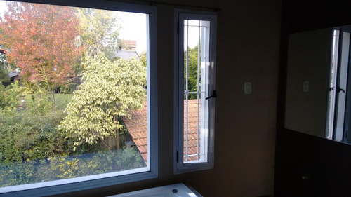Imagen 28 de 30 de Excelente Chalet En Venta -zona Residencial Castelar Norte- 5 Ambientes- Toma Menor Valor