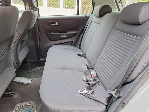 Volkswagen Crossfox 1.6 MI 8V FLEX 4P MANUAL