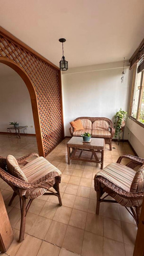 Apartamento En Venta En Piso Bajo Urb Valles De Camoruco Acv 278416
