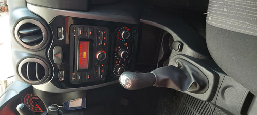 Imagem 8 de 14 de Renault Logan Expre 1.0 Ano:2013 Prata Flex Completo