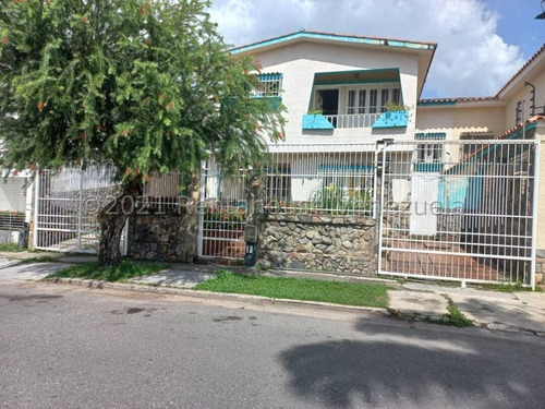 Casa Ubicada En Trigal Norte, En Excelente Estado, Pisos De Cerámica, Cocina De Mampostería, Amplia E Iluminada, Con Un Patio Para Que Disfrute De Su Parrillera, Family Room