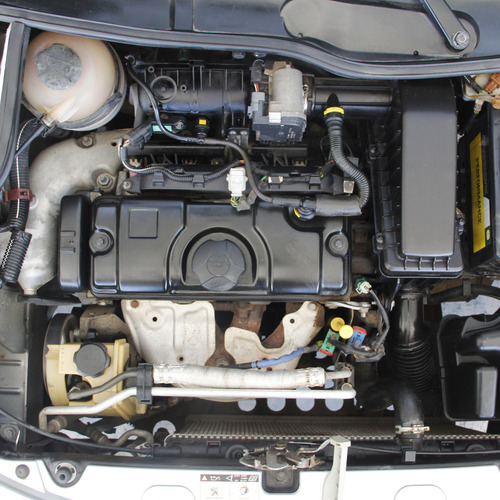 Peugeot 207 1.4 XR Compact 5P