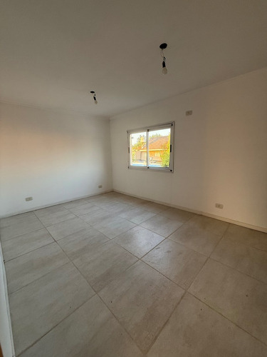 Casa En Venta Ubicado En Adrogué, Almirante Brown, G.b.a. Zona Sur
