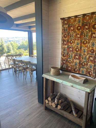 Casa En Venta De 5 Dorm. En Panguipulli