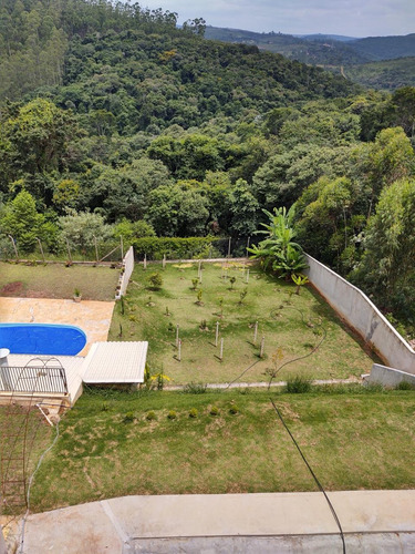 Chácara De Alto Padrão Em Condominio Com Salão De Jogos Cinema 5 Quartos Sendo 3 Suítes Salão Goumet, Academia Piscina Com Outra Área Goumet Com Dois Banheiros E Vestiário Pomar Formado Em Mairinque