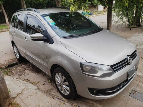 Volkswagen Suran 1.6 Highline 101cv 11c 2010