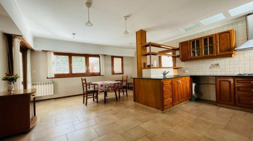 Imagen 11 de 28 de Chalet En Venta En El Barrio Los Troncos