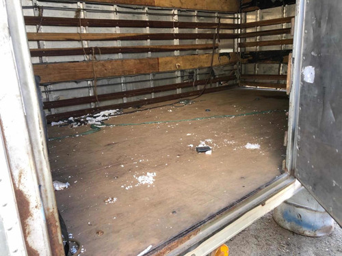 Imagem 6 de 6 de Bau Aluminio 6,20m X 2,60 Volks Cargo Iveco Mb 815 915 1016