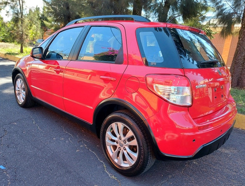 Imagen 6 de 15 de Suzuki Sx4 2.0 Crossover L4/ Man At 2014