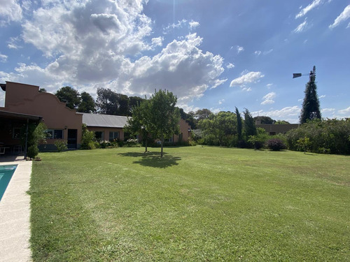 Casa De 4 Dormitorios En Lote De 2000 M2 - Club De Campo Santa Catalina