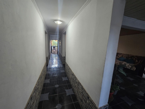 Amplia Casa En Venta De 3 Dorm. Y 1 Baño En San Miguel