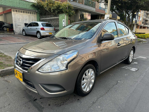 Nissan Versa Sense Aut