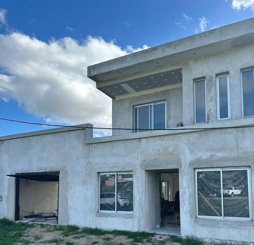 Casa A Terminar, Exelente Oportunidad En  9 Y 644, Villa Parque Sicardi, La Plata