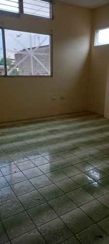 Se Alquila Amplio Departamento En El Centro De Milagro