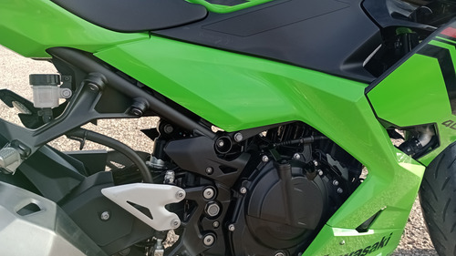 Kawasaki Ninja 400cc(krt)