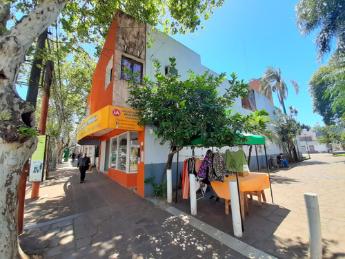 Local Céntrico Sobre Calle Buenos Aires