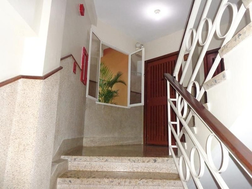 Imagen 10 de 15 de Leida Falcon Rentahouse Vende Apartamento En Sabana Larga Valencia 22-16483 Lf