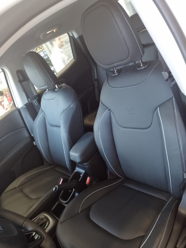 Imagen 9 de 22 de Fiatt Toro Freedom 4x4 Cd Diesel At9 Tr3 Oferta