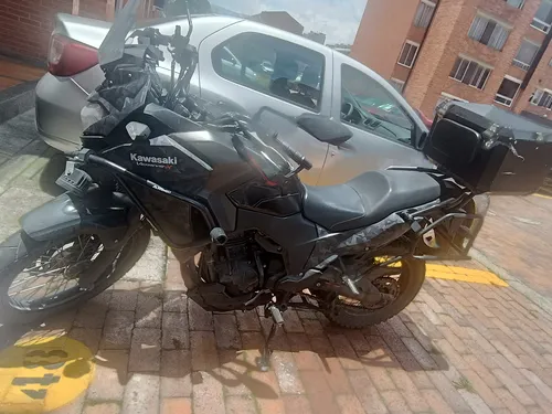 Moto Versys 300cc Con Baúl Y Anclaje Para Alforjas.