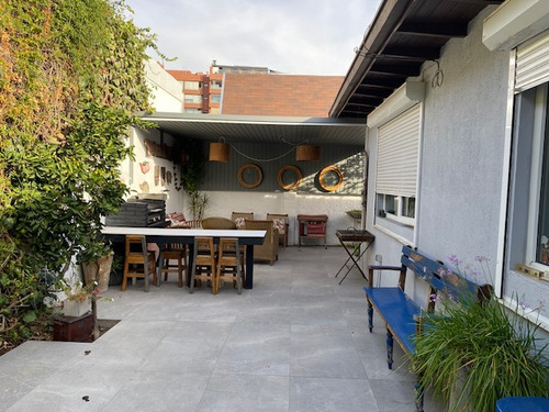Casa Remodelada 3 Dorm. 2 Baños, Amplia Terraza Con Quincho