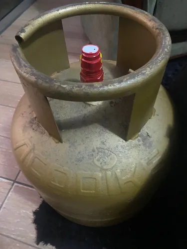 Garrafas De Gas Riegas Comprooo Las Retiro 13 Kg Inflamable