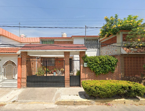 Hermosa Casa En Remate Bancario Ubicada En Bosques De Ecatepec, Ecatepec De Morelos, Méx. Sk04