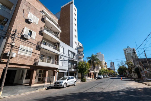 Departamento 2 Dormitorios Con Cochera En Venta