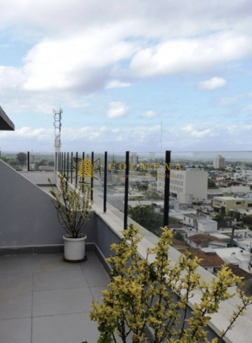 Apto Con Excelente Vista, Cuenta Con Terraza Con Parrillero. Consulte!!!!- Ref: 2525