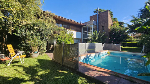 Venta - Chalet Siete Ambientes Con Piscina Y Parque Perimetral - Santa Monica