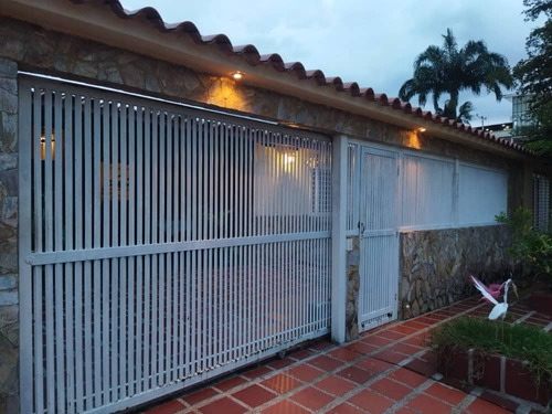 Casa En Naguanagua, Urb. Guayabal Conj Res Palma De Oro Totalmente Remodelada. Lemc-447