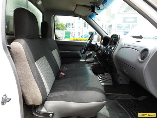 Nissan Frontier Furgón 4x2 Gasolina Thermoking
