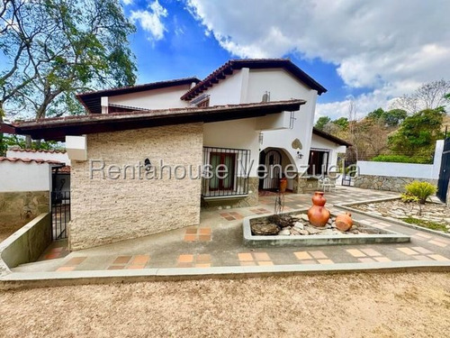 Agp Casa En Venta En Terrazas Del Club Hípico, Bellas Áreas Sociales Y Parrillera, En Calle Cerrada 25-19397 Ys
