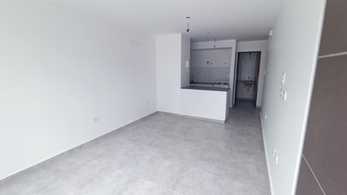 Imagen 2 de 10 de Venta Estrenar Mono Ambiente Amplio - 61 E/ 1 Y 2 - La Plata