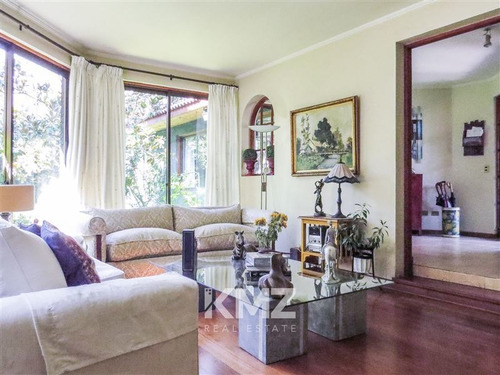 Casa En Venta De 4 Dorm. En La Reina