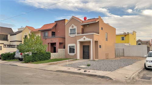 Imagen 1 de 14 de Casa De 3 Recámaras En Sevilla Residencial