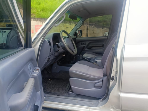 Imagen 5 de 10 de Toyota Meru