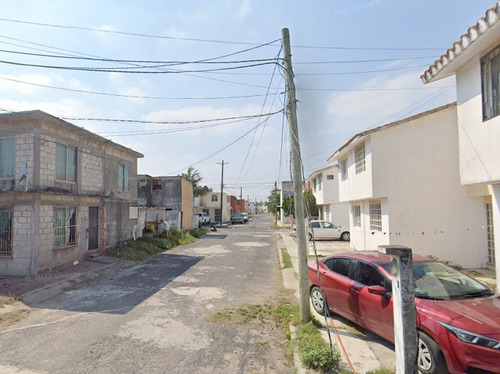 Sk01-casa En Remate Bancario En C. Emma Huidodro, Rica Ii, Ver. (65% Debajo De Su Valor Comercial)
