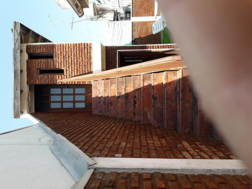 Imagen 14 de 15 de Casa Americana - 3 Ambientes - Fondo - Servicios - Castelar