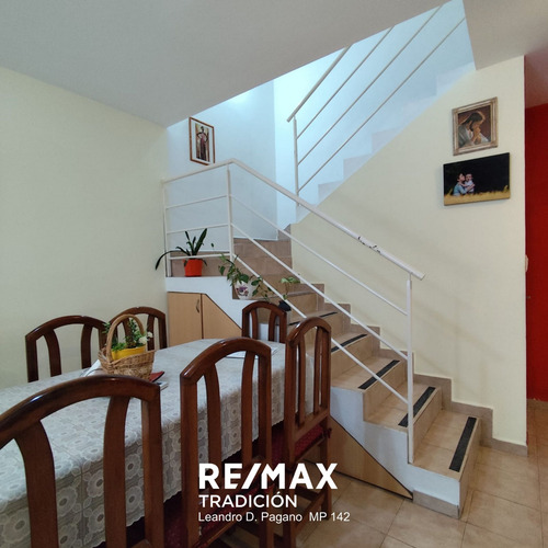 Venta Casa 3 Dorm. - Carlos Gardel 365, Rcia.