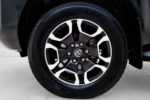 Imagem 4 de 14 de Toyota Hilux 2.8 D-4d Turbo Diesel Cd Srv 4x4 Automático