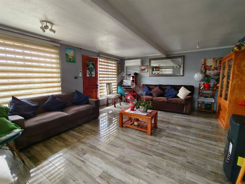 Casa En Venta De 5 Dorm. En Maipú