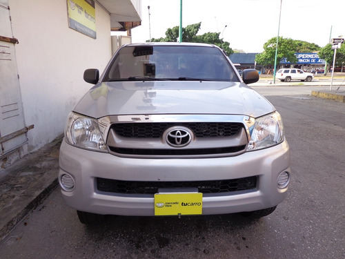 Imagen 2 de 10 de Toyota Hilux 2010 2.7 4x4 Sincrónico