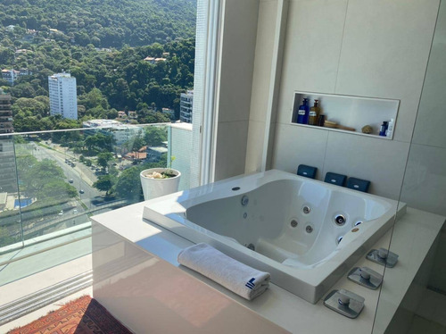 Imagem 17 de 30 de São Conrado Cobertura Duplex Frontal Mar Com Vista Pedra Da Gávea Finamente Decorada Por Arquiteto 4 Suítes 3 Vagas 470m2. - 1873 - 69383469