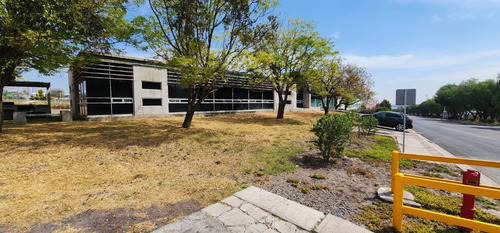 Nave Industrial En Parque El Marqués