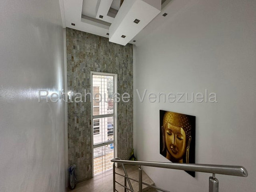 Hermoso Y Amoblado Townhouse En Alquiler En El Limón