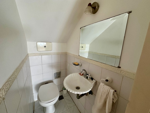 Casa En Venta En Martínez 5 Ambientes Con Cochera Y Jardín