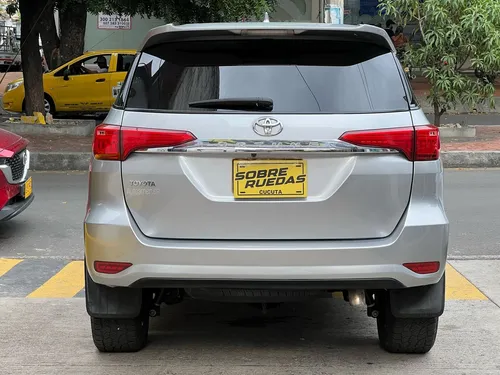 Toyota Fortuner 2.8l