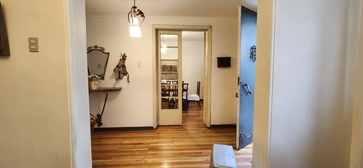 Imagen 3 de 17 de Casa 4d/2b Con Jardín Interior Y Proyección En Barrio Italia