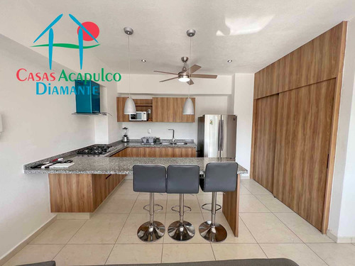 Cad Altamar Residencial Calypso 001. Terraza En L Con Jacuzzi Y Vista A Las Áreas Comunes, Sala Y Asador